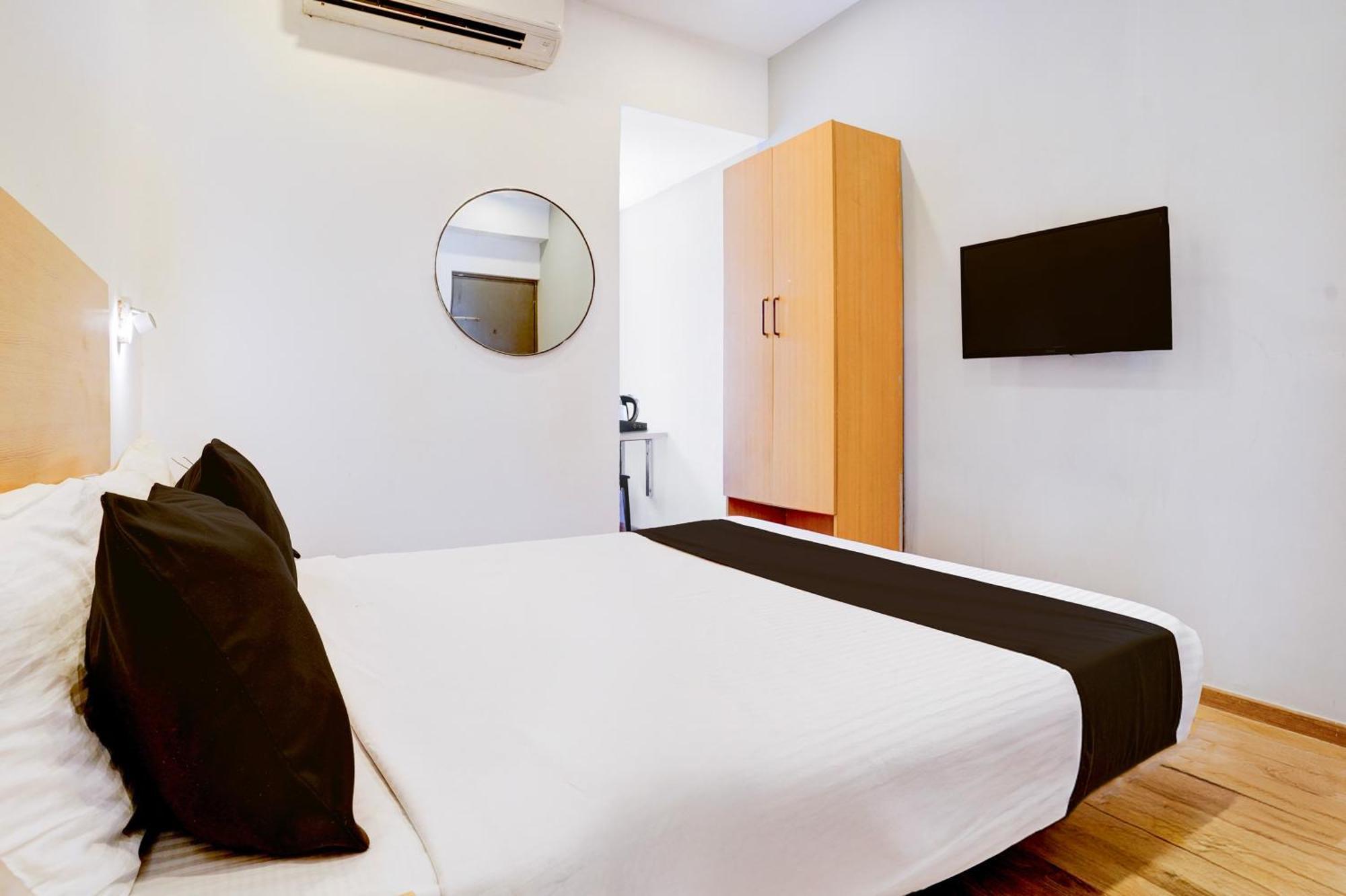 Townhouse Khar The Habitat Hotel Mumbai  Buitenkant foto