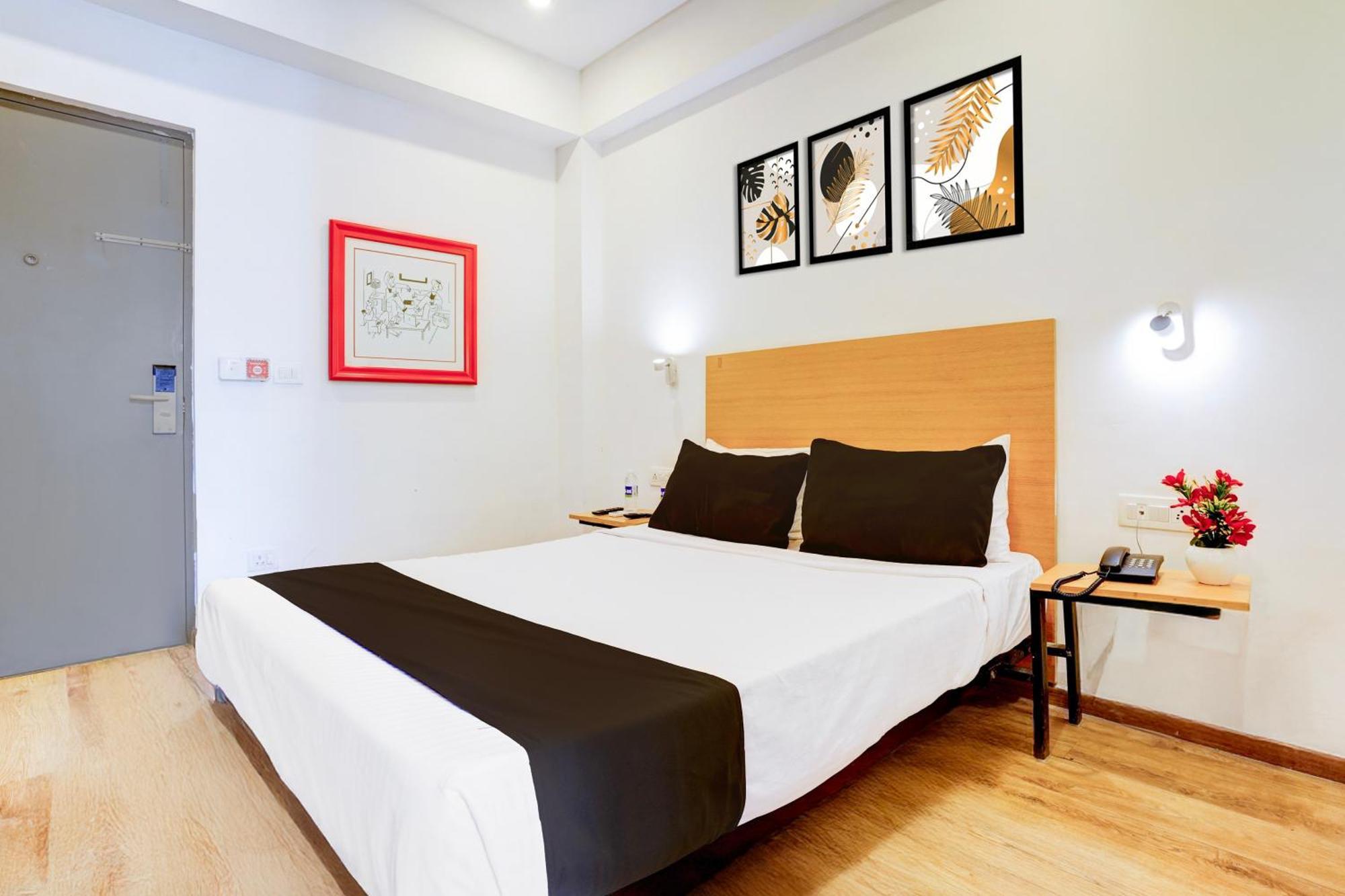 Townhouse Khar The Habitat Hotel Mumbai  Buitenkant foto