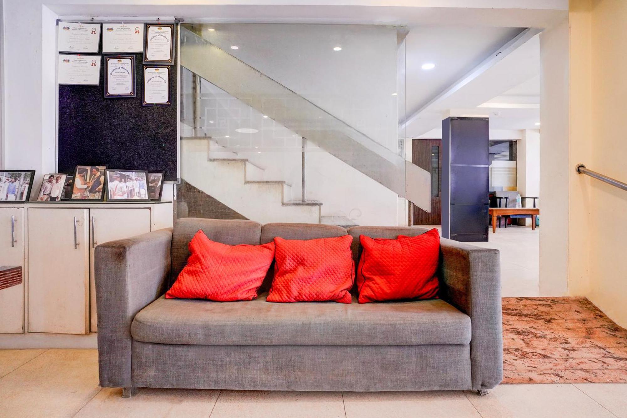 Townhouse Khar The Habitat Hotel Mumbai  Buitenkant foto