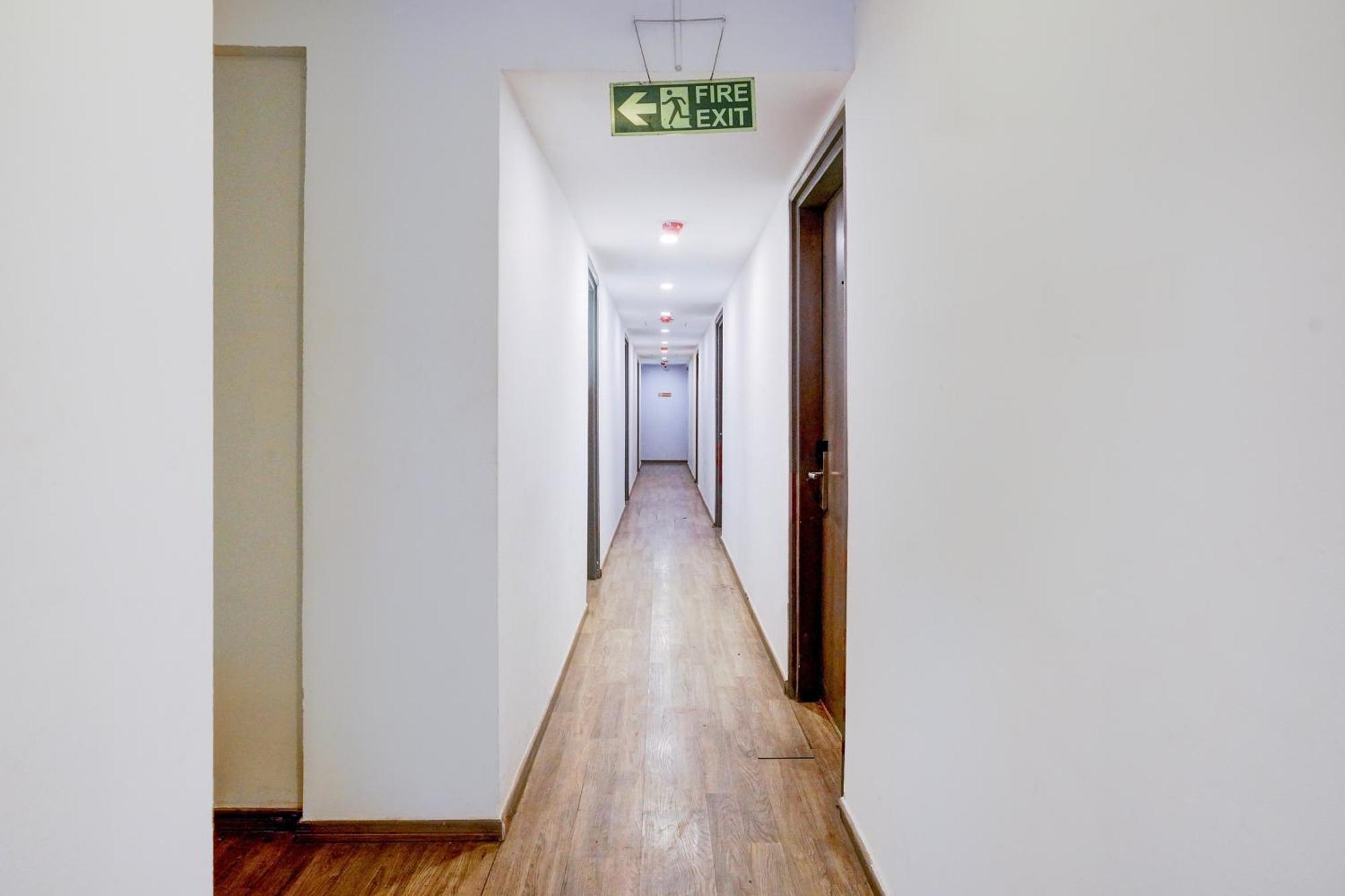 Townhouse Khar The Habitat Hotel Mumbai  Buitenkant foto